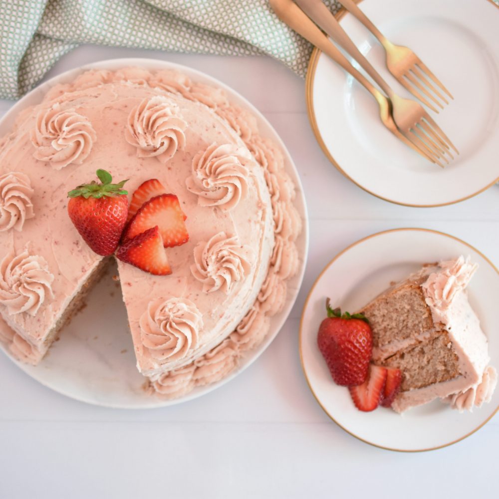 Strawberry Cake (3) Strawberry Cake (3)