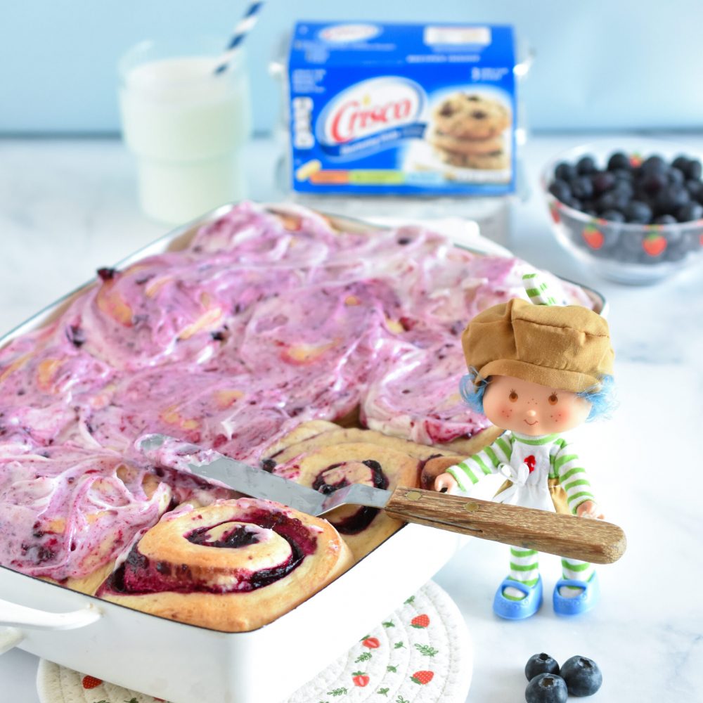 Strawberry Shortcake Blueberry Cinnamon Rolls (6)