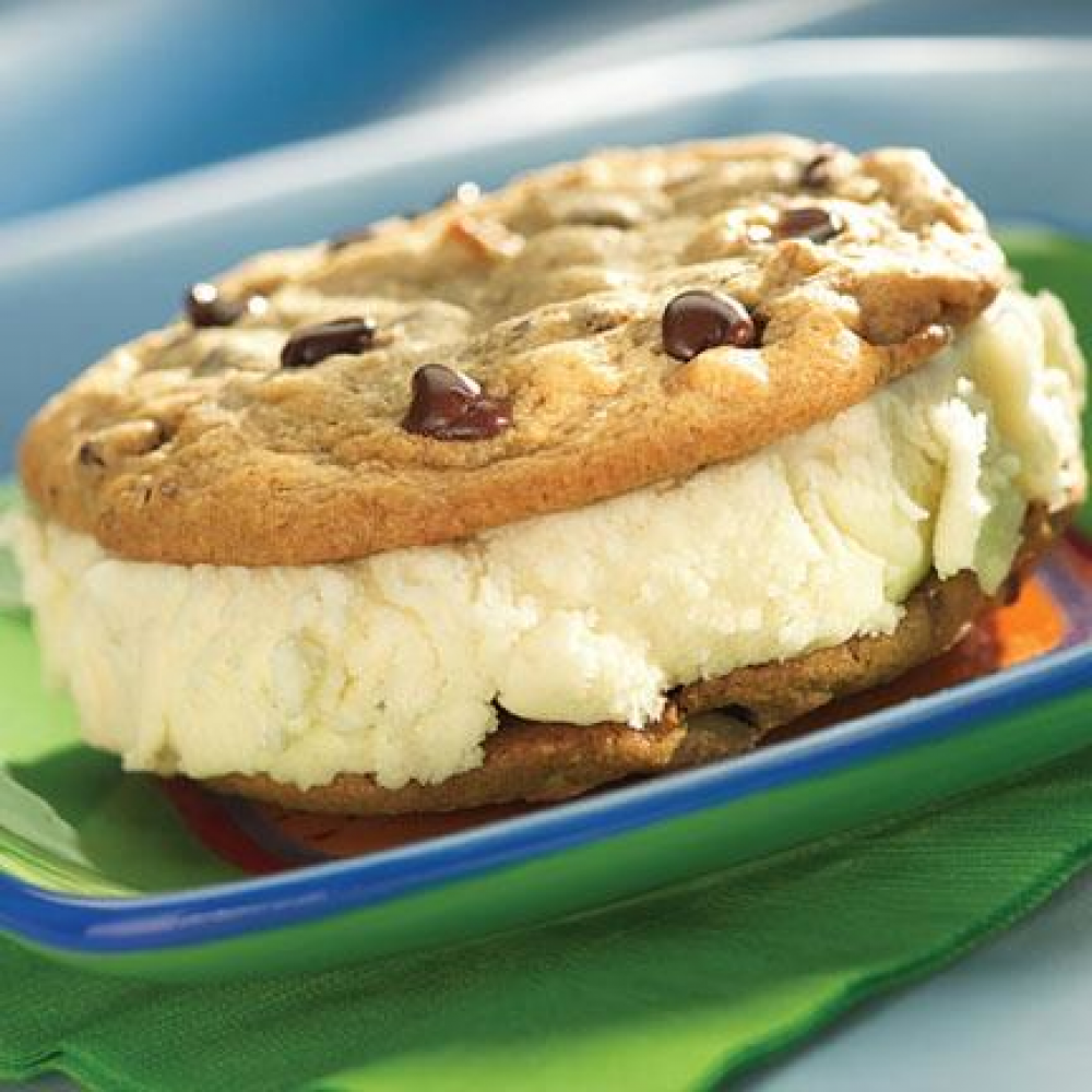 chocolate-chip-ice-cream-sandwiches chocolate-chip-ice-cream-sandwiches