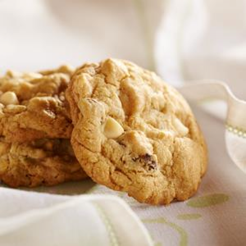 pistachio-and-white-chocolate-cookies pistachio-and-white-chocolate-cookies